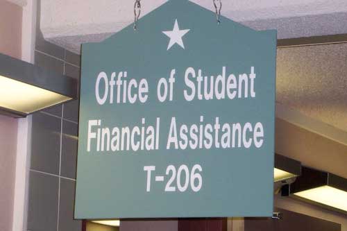 unr financial aid office hours